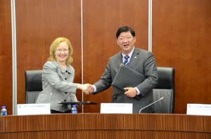 1:binary?id=4GeP_2BpTP_2B87kDGbwlIRITg3xqTDMg3jQuyqzLprCUdArc8n5uCFaZyFUi37_2FYtD9:UM signs an MOU with the United Board for Christian Higher Education in Asia