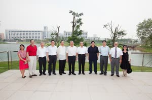 1:binary?id=LkhzOPyMkHiGJRQqLjhK6HSC7y6y7nVsdbtQIkhp665_2FRK0fI6XqK2w93DYOgzrF:Edmund Ho visits UM’s new campus