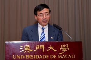 2:binary?id=ku9ot2mbMuhpozypekdul5VqZ5BA3_2BC8i5ZA1vX6DV2C9TWfGcF2kA_3D_3D:UM’s Dean of Students Dr. Peter Yu
