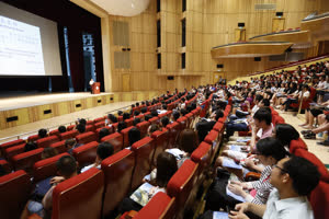 1:binary?id=wCamDNNPhPj_2F6_2BKY89Q4zLRywPbDb_2FATJ6jnO6oIS0sxH244liYTdvlJIlA6tMMH:澳大迎近六百研究新生